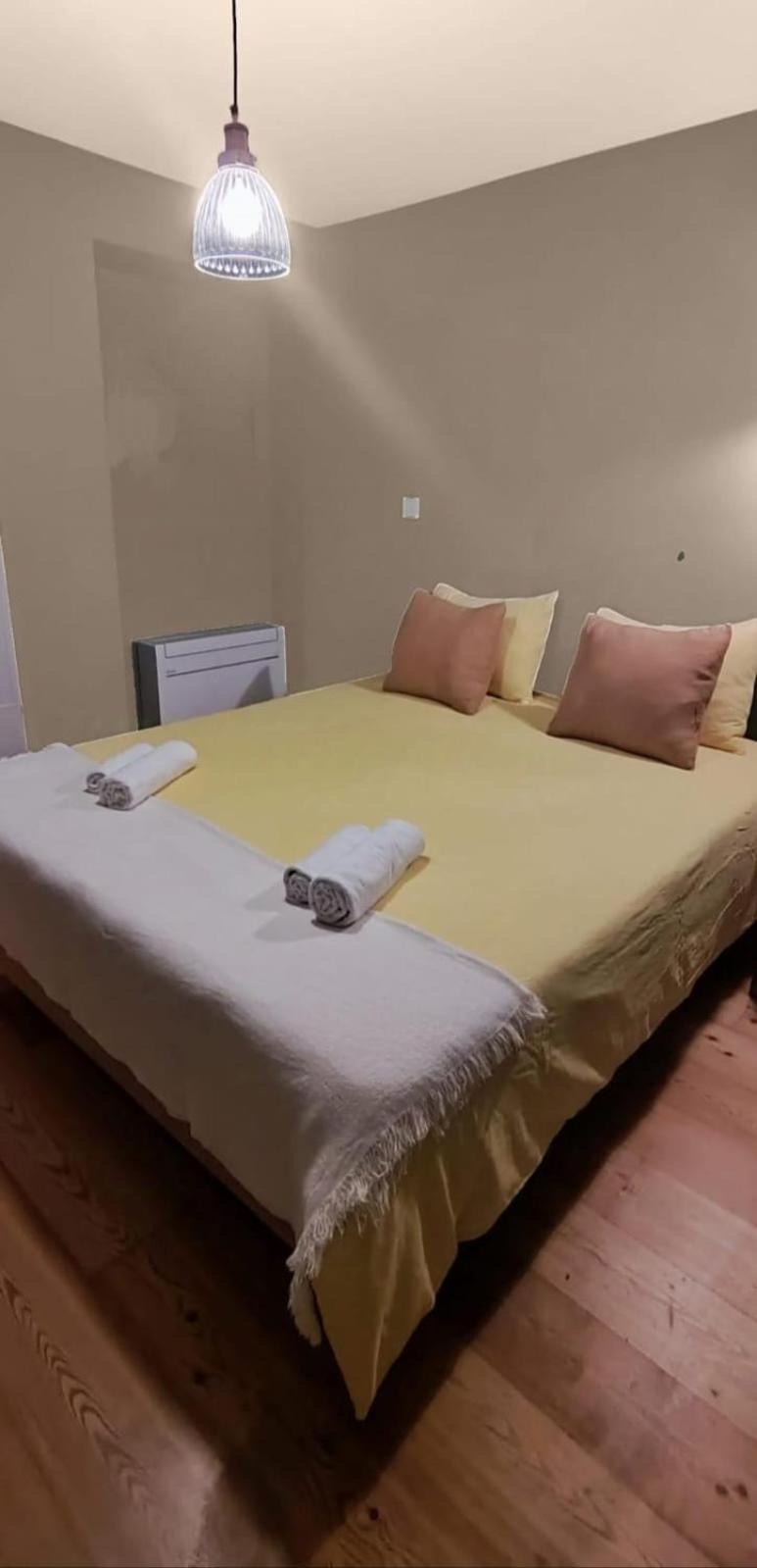 Double Room With Private Wc In Shared House In Downtown リスボン エクステリア 写真